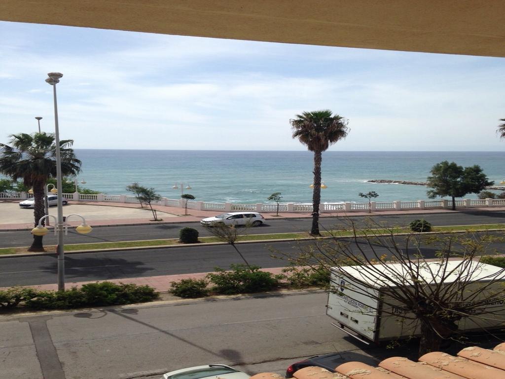 Apartamentos Torreon Del Mar 贝纳尔马德纳 客房 照片