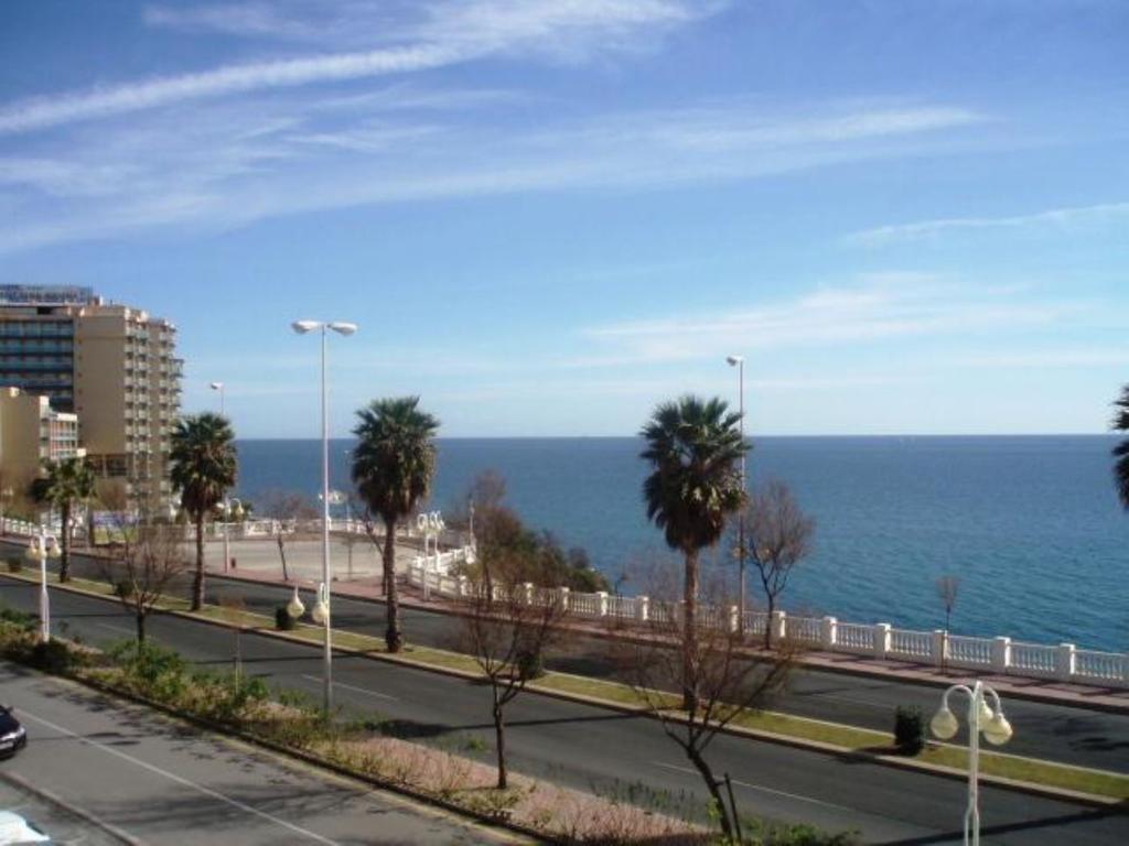 Apartamentos Torreon Del Mar 贝纳尔马德纳 客房 照片